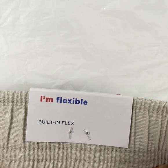 NEW W/ TAG Old Navy brand Beige/Khaki shorts boys youth size 6-10 (S) w/ pockets - Picture 4 of 7